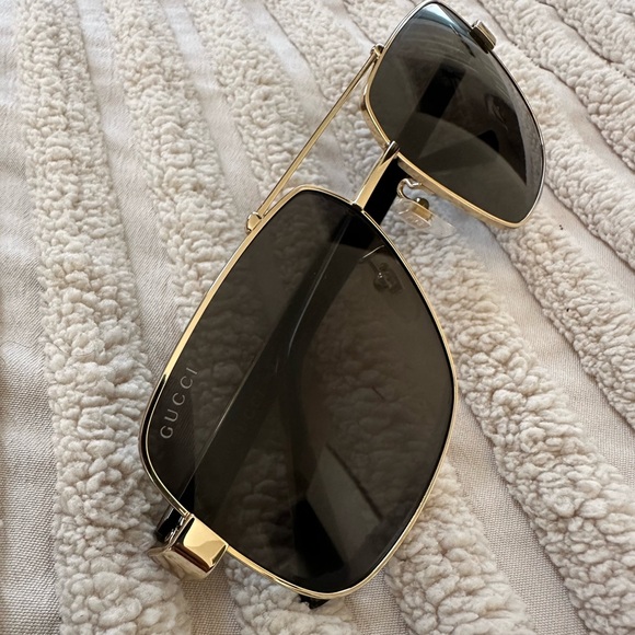 Gucci Unisex Sunglasses - Picture 1 of 8